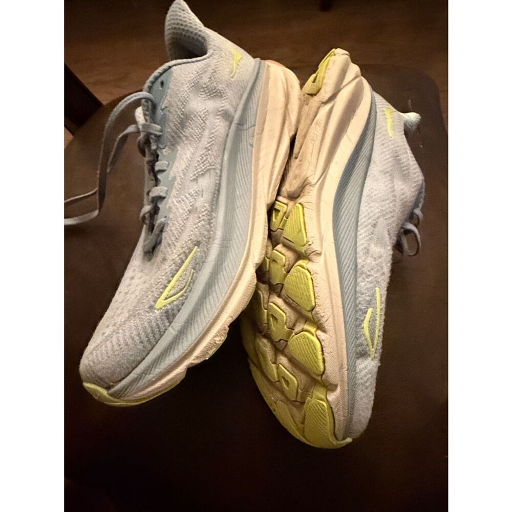Hoka Clifton 9 Apricot and Orange Running Shoes Size 9.5 - Picture 3 of 4